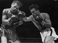 Marcel CERDAN against Tony Zale on 21 September 1948.JPG