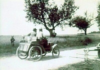 5_Une_automobile_Mors_en_1898_wiki.jpg